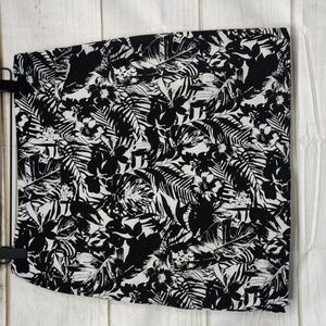 Jules & Leopold Black & White Tropical Active Skirt, Size Small